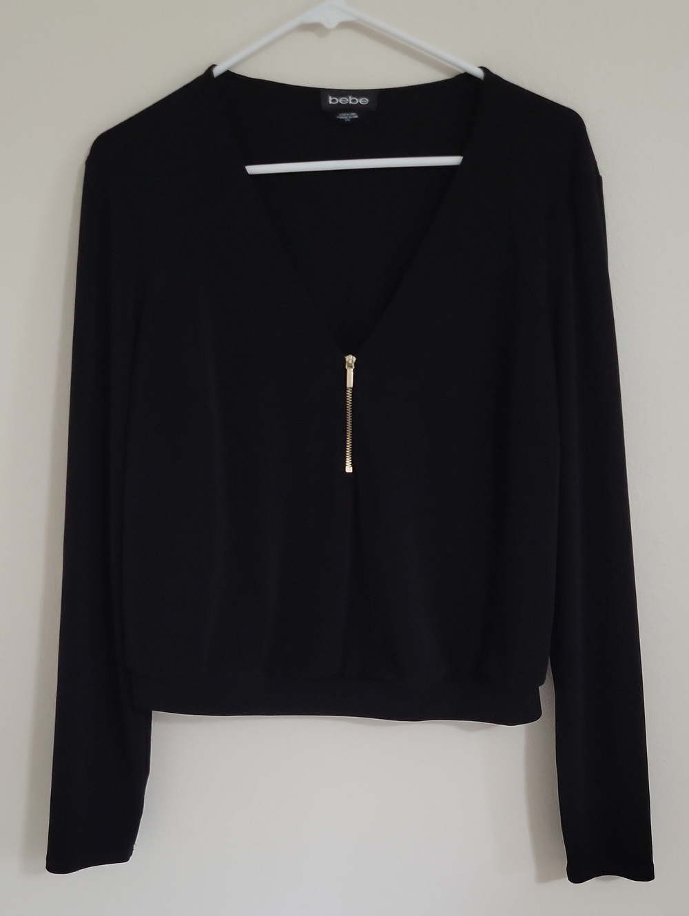 bebe Black V-Neck Zip-Front (Short) Lightweight Top, Long-sleeves